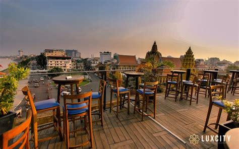THE 10 BEST Phnom Penh Hotels with or near Bars .